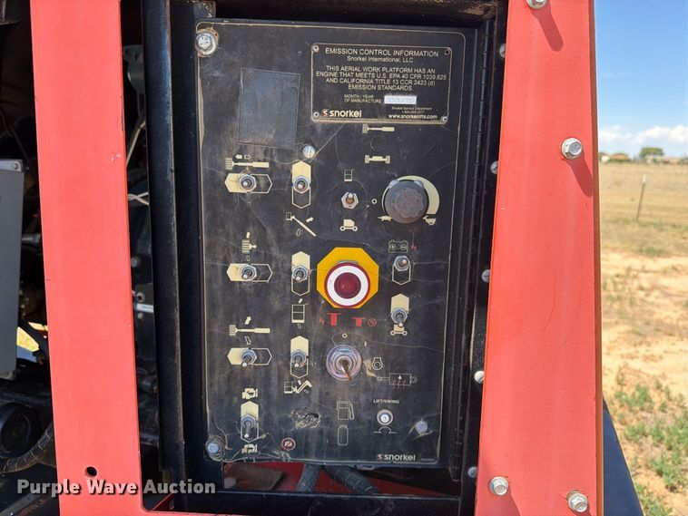 image for item DV8583 2015 Snorkel TB66J boom lift