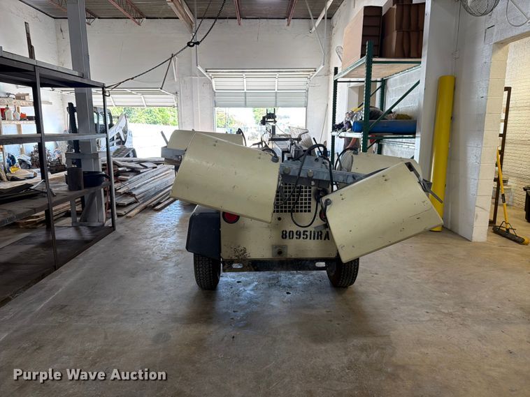 image for item DV8590 2010 Doosan light plant