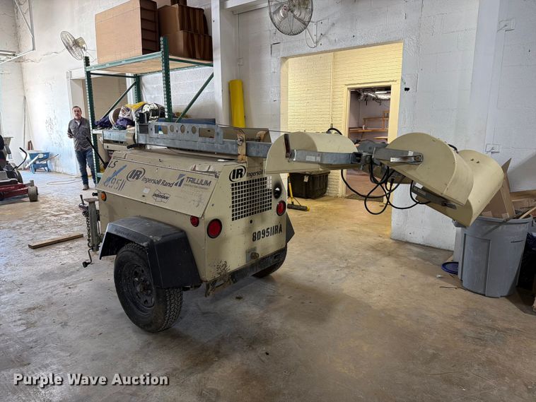 image for item DV8590 2010 Doosan light plant