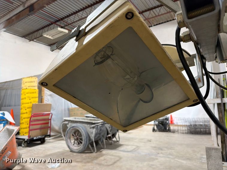 image for item DV8590 2010 Doosan light plant