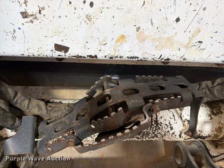 image for item DV8591 2015 Bobcat T650 tracked skid steer loader
