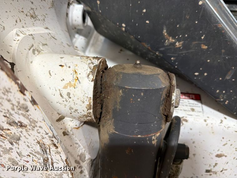 image for item DV8591 2015 Bobcat T650 tracked skid steer loader