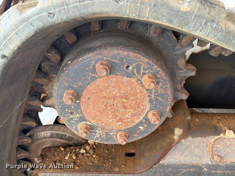 image for item DV8591 2015 Bobcat T650 tracked skid steer loader