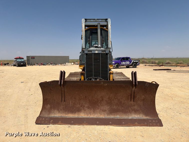 image for item DV8617 2007 John Deere 700J xlt dozer