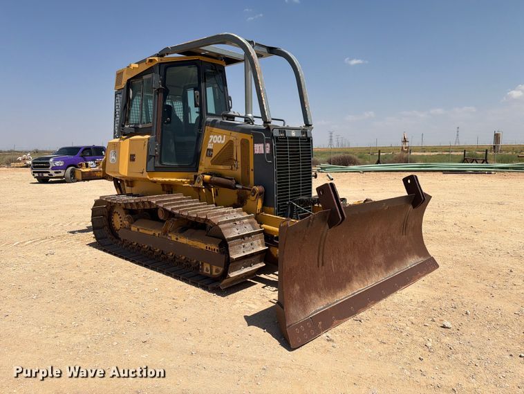 image for item DV8617 2007 John Deere 700J xlt dozer