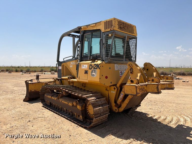 image for item DV8617 2007 John Deere 700J xlt dozer