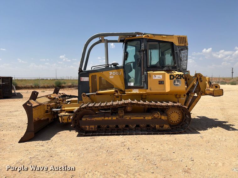 image for item DV8617 2007 John Deere 700J xlt dozer