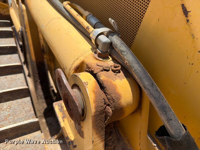 image for item DV8617 2007 John Deere 700J xlt dozer