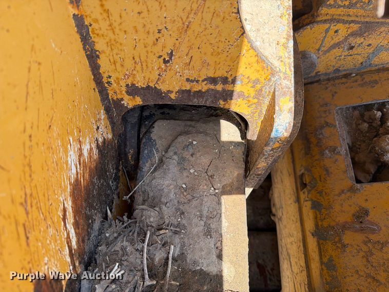 image for item DV8617 2007 John Deere 700J xlt dozer