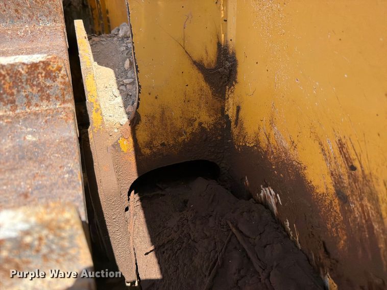image for item DV8617 2007 John Deere 700J xlt dozer