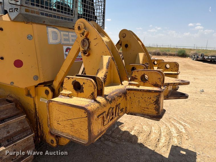 image for item DV8617 2007 John Deere 700J xlt dozer