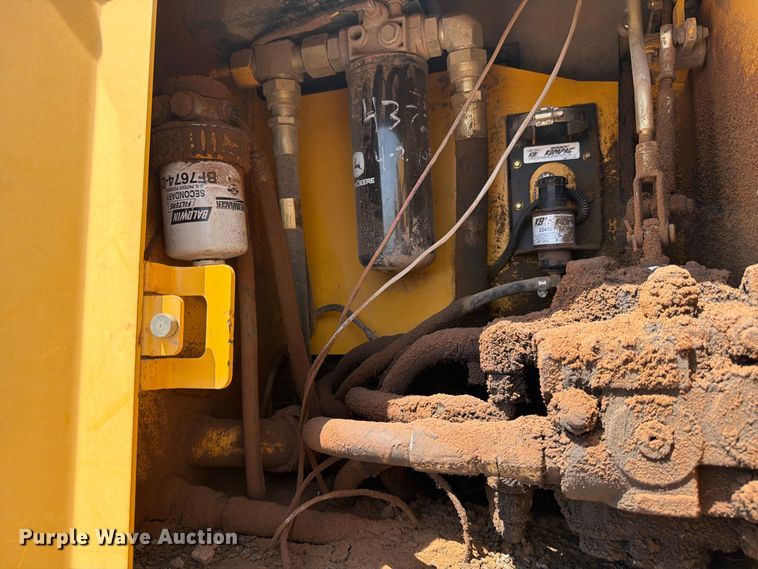 image for item DV8617 2007 John Deere 700J xlt dozer