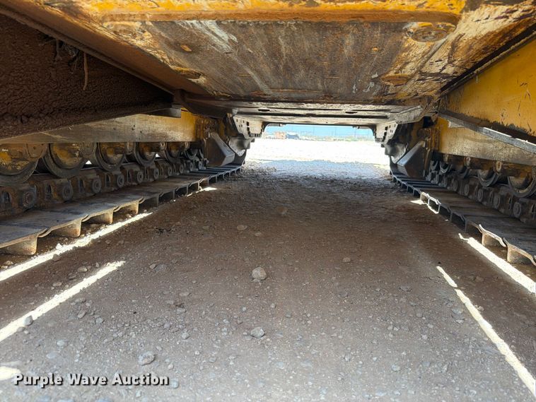 image for item DV8617 2007 John Deere 700J xlt dozer