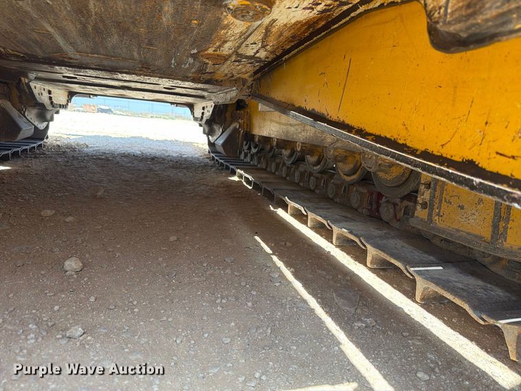 image for item DV8617 2007 John Deere 700J xlt dozer