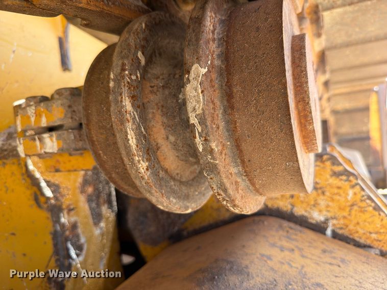 image for item DV8617 2007 John Deere 700J xlt dozer