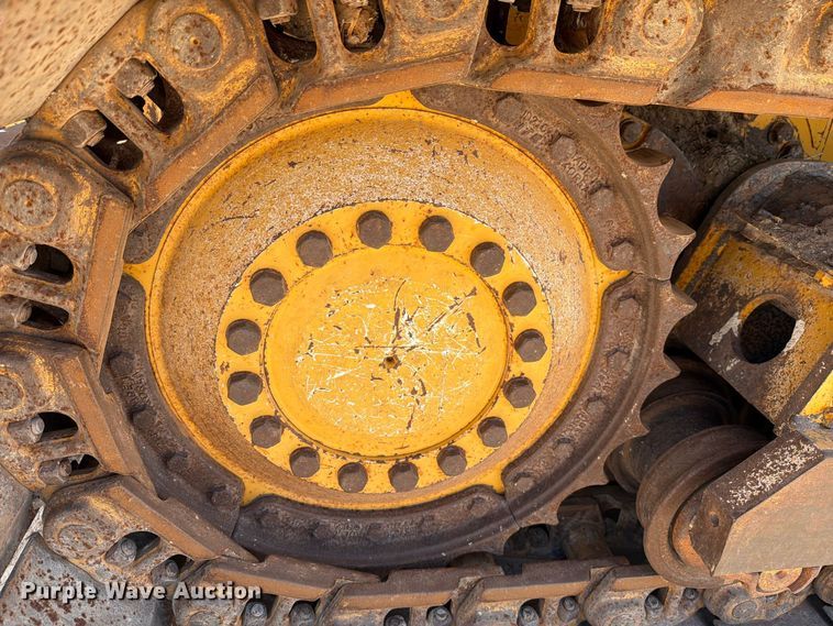 image for item DV8617 2007 John Deere 700J xlt dozer