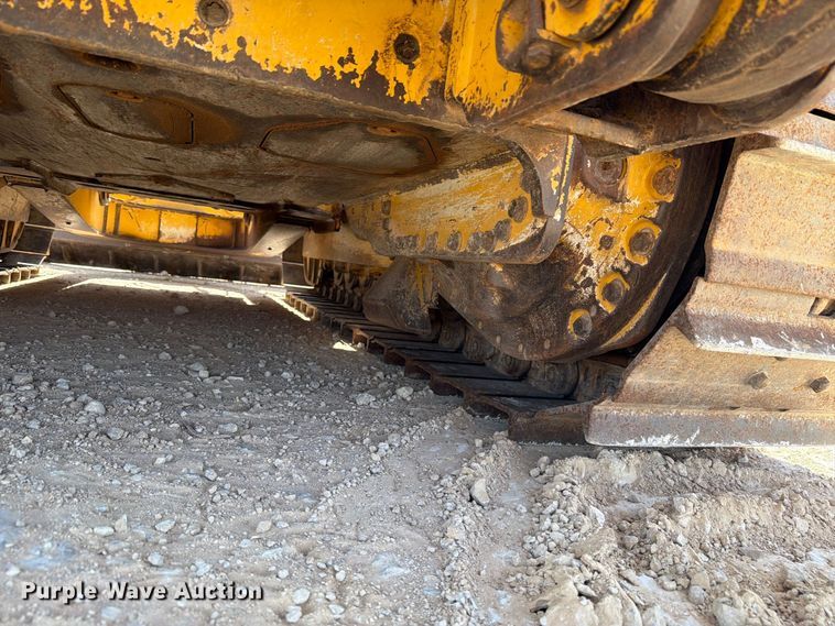 image for item DV8617 2007 John Deere 700J xlt dozer
