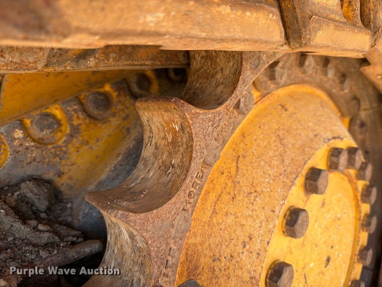 image for item DV8617 2007 John Deere 700J xlt dozer