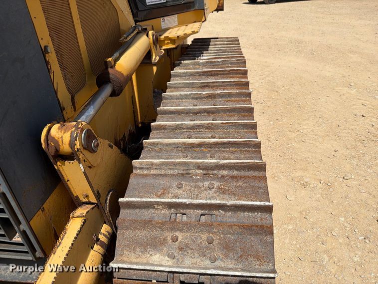 image for item DV8617 2007 John Deere 700J xlt dozer