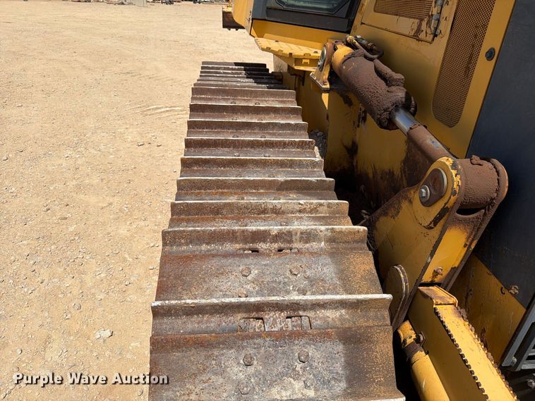 image for item DV8617 2007 John Deere 700J xlt dozer