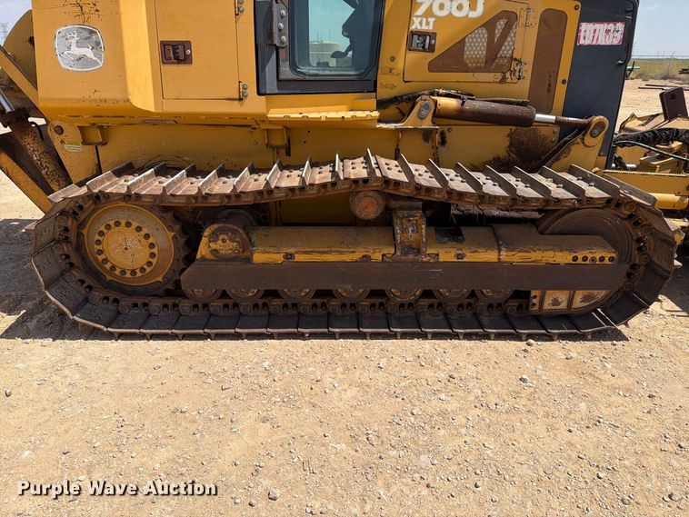 image for item DV8617 2007 John Deere 700J xlt dozer