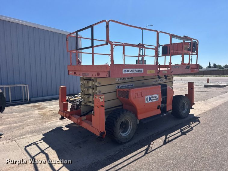 image for item DY3226 JLG 4394RT scissor lift