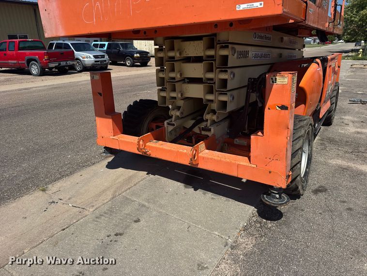 image for item DY3226 JLG 4394RT scissor lift