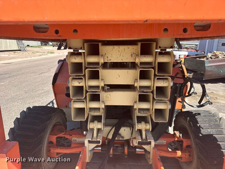 image for item DY3226 JLG 4394RT scissor lift