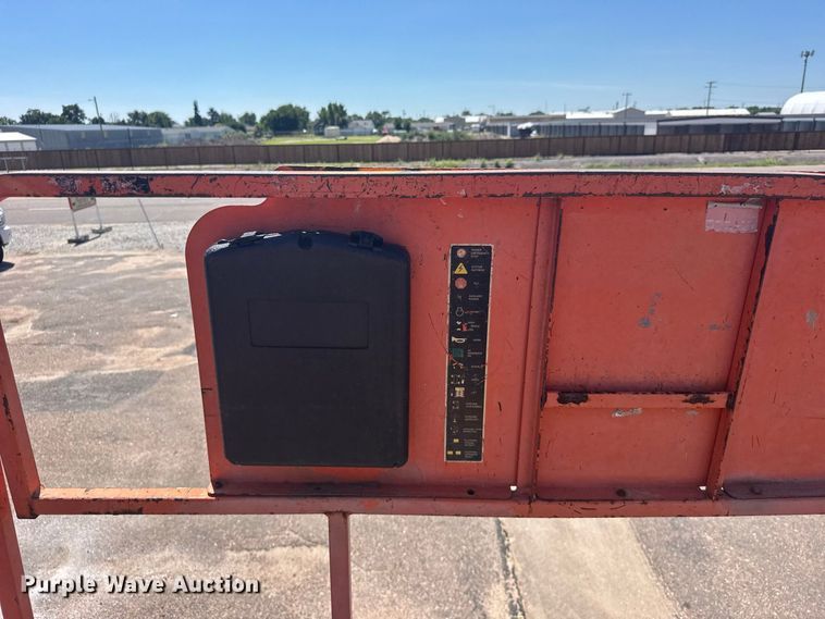 image for item DY3226 JLG 4394RT scissor lift