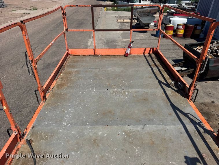 image for item DY3226 JLG 4394RT scissor lift