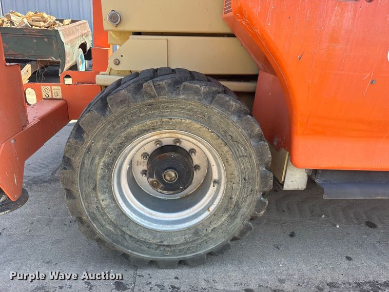 image for item DY3226 JLG 4394RT scissor lift
