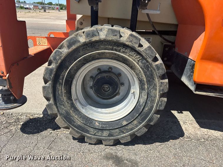 image for item DY3226 JLG 4394RT scissor lift