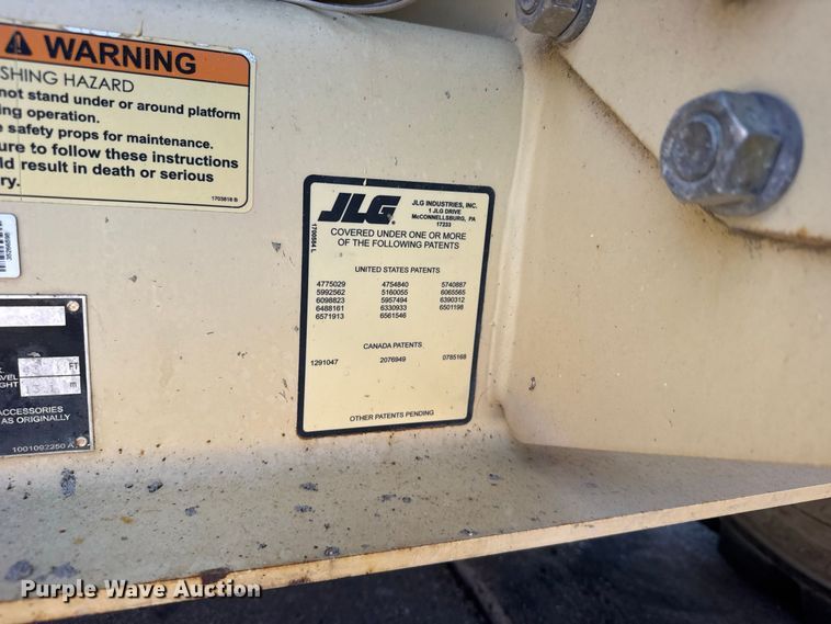 image for item DY3226 JLG 4394RT scissor lift