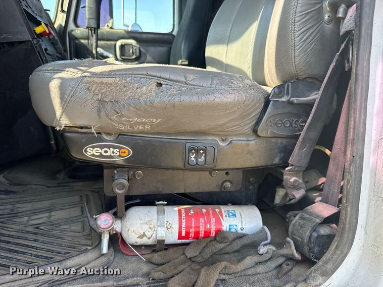 image for item DY3253 1997 Mack CH613 dump truck