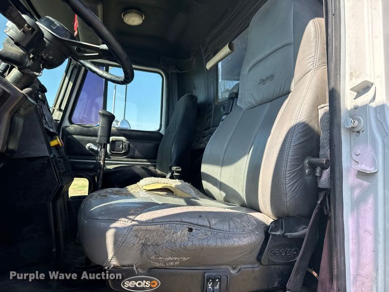 image for item DY3253 1997 Mack CH613 dump truck