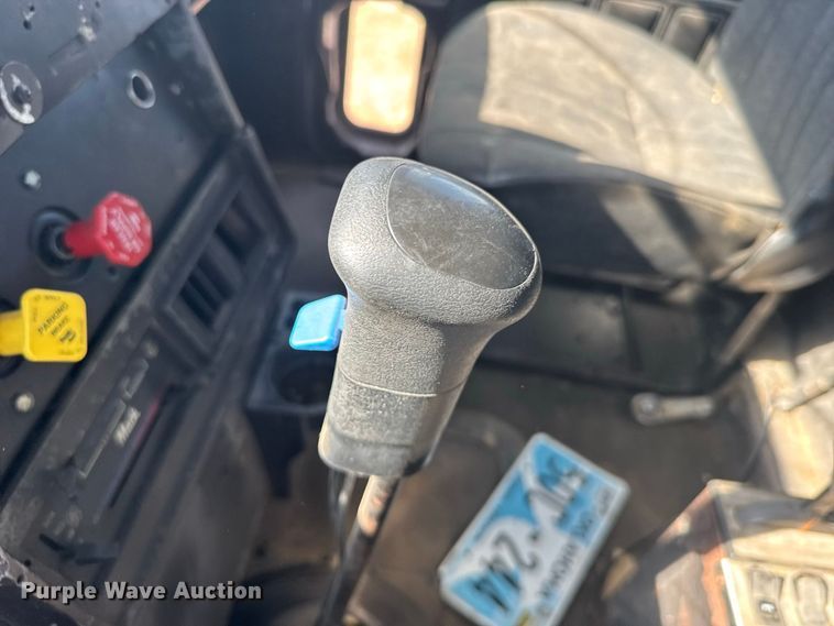 image for item DY3253 1997 Mack CH613 dump truck