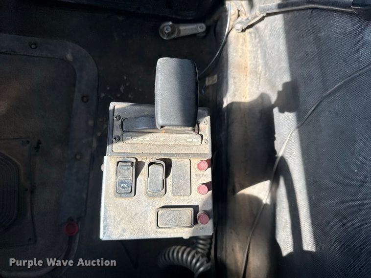 image for item DY3253 1997 Mack CH613 dump truck