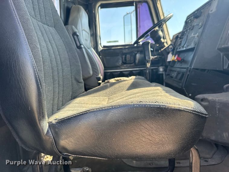 image for item DY3253 1997 Mack CH613 dump truck