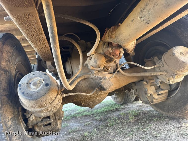image for item DY3253 1997 Mack CH613 dump truck