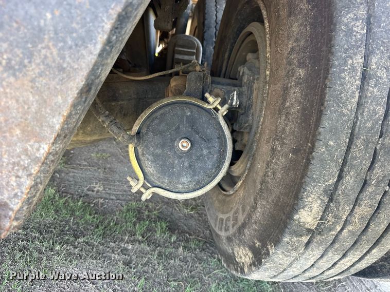 image for item DY3253 1997 Mack CH613 dump truck