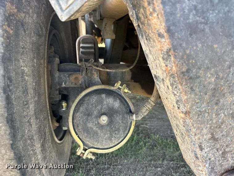 image for item DY3253 1997 Mack CH613 dump truck
