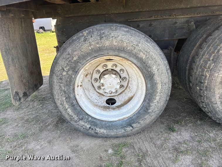 image for item DY3253 1997 Mack CH613 dump truck