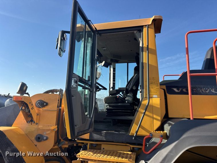 image for item DY3275 2018 Volvo L120H wheel loader