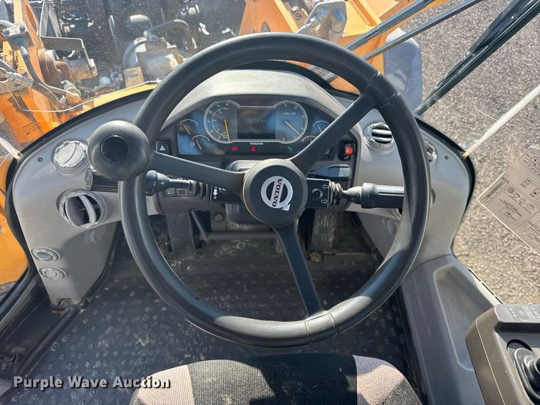 image for item DY3275 2018 Volvo L120H wheel loader