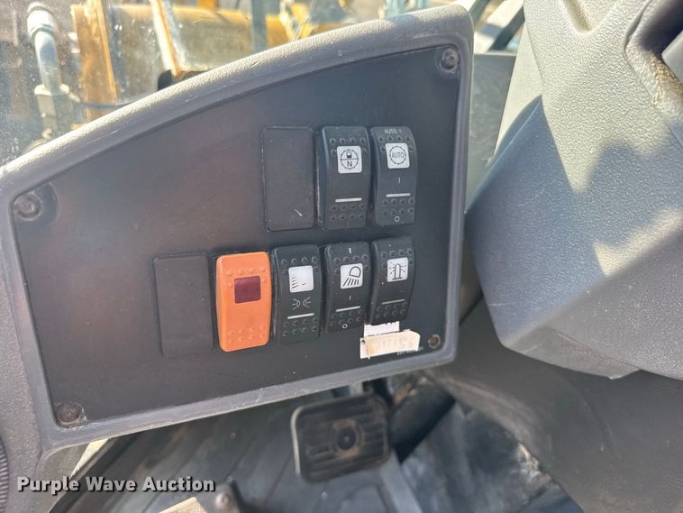 image for item DY3276 2008 Caterpillar 924H wheel loader
