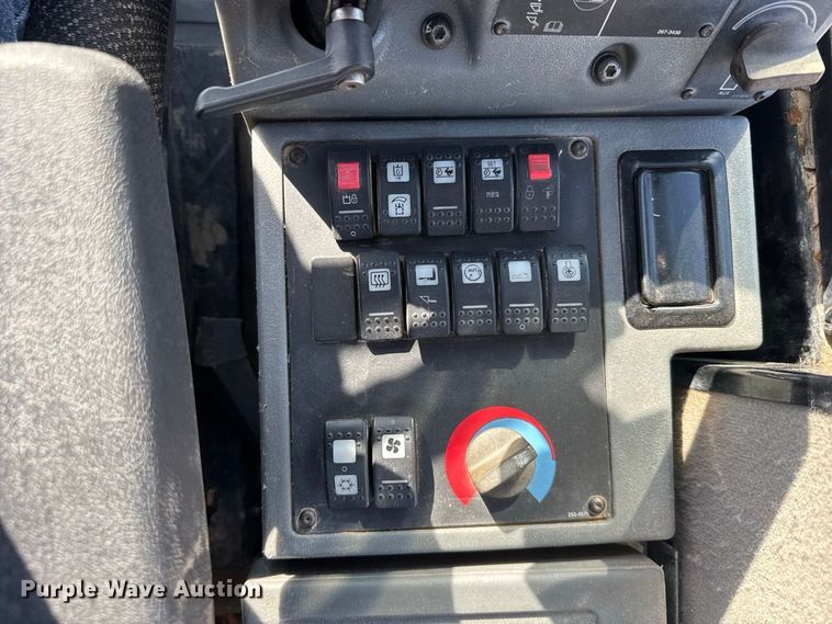 image for item DY3276 2008 Caterpillar 924H wheel loader