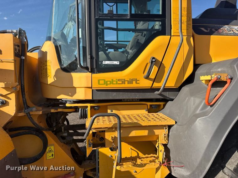 image for item DY3284 2018 Volvo L120H wheel loader