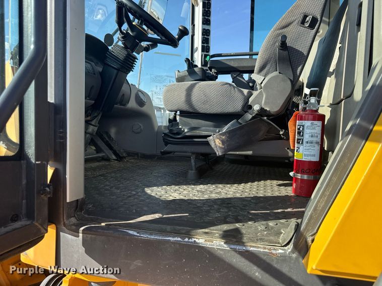 image for item DY3284 2018 Volvo L120H wheel loader