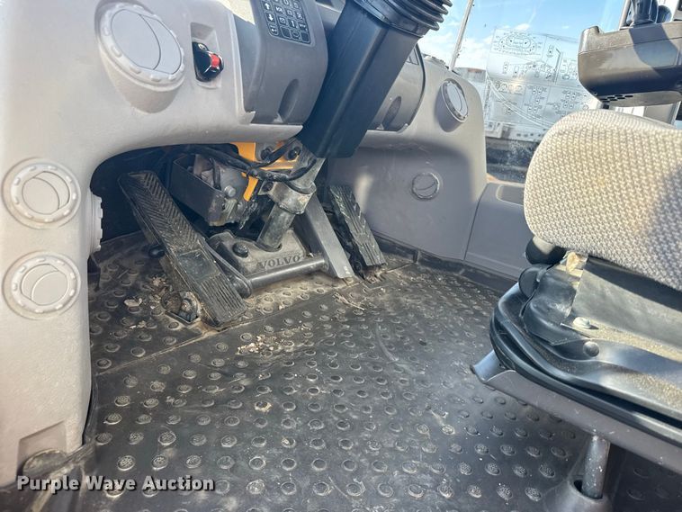 image for item DY3284 2018 Volvo L120H wheel loader