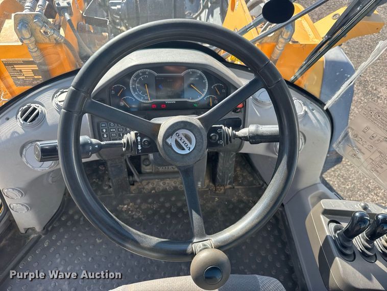 image for item DY3284 2018 Volvo L120H wheel loader